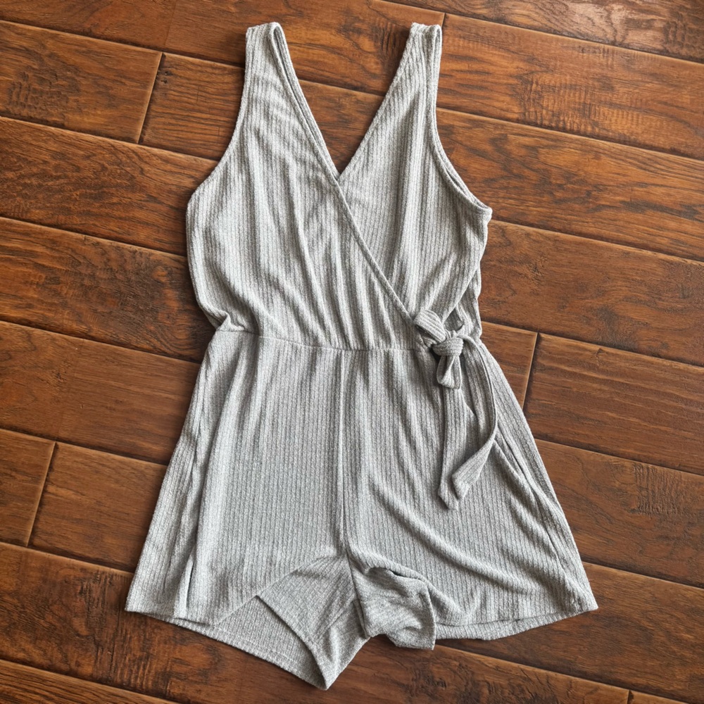 Heatherly Gray Romper Women’s Size XXL